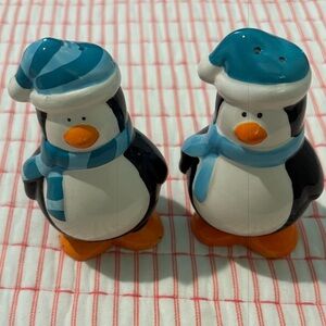 Vintage NOS Penguin Salt and Pepper Shakers